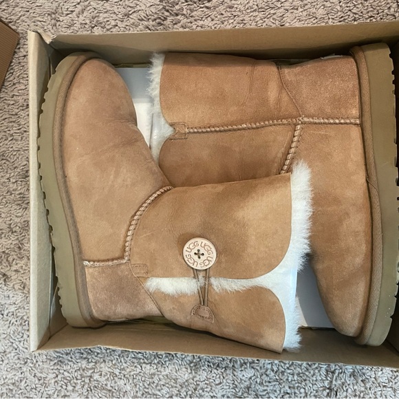 UGG Chestnut Bailey Button Boots - Picture 2 of 8